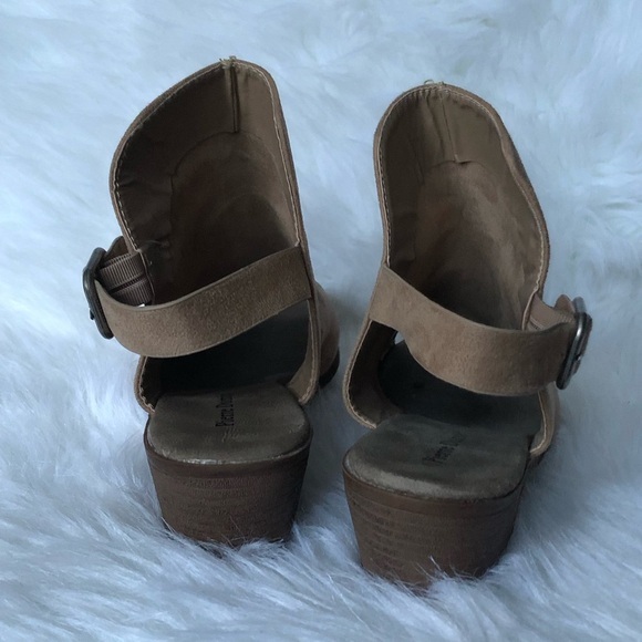 Pierre Dumas Shoes Women’s Size‎ 10 Open Toe Buckle Heels - Picture 3 of 10